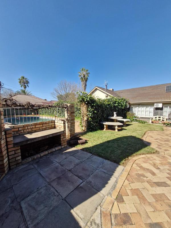 10 Bedroom Property for Sale in Vryburg North West